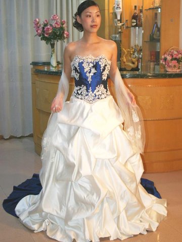 パーティードレス　サファイアダイアモンドのような美しさツートンカラー　ショール付　素敵なバックスタイルがゲストさんを魅了するの画像