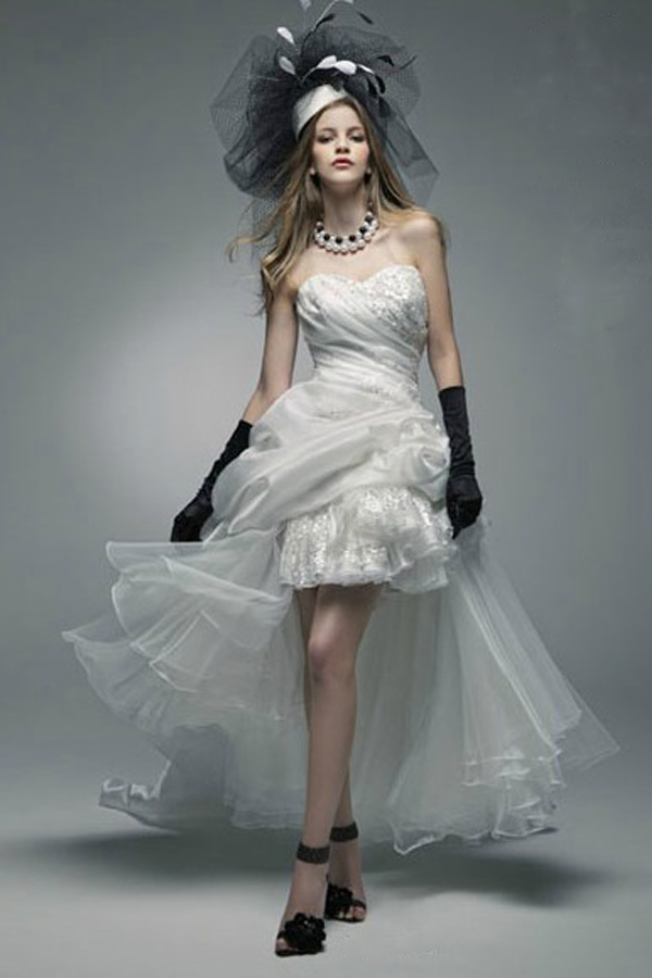 ウェディングドレス　ビスチェ　ミニ丈　の画像