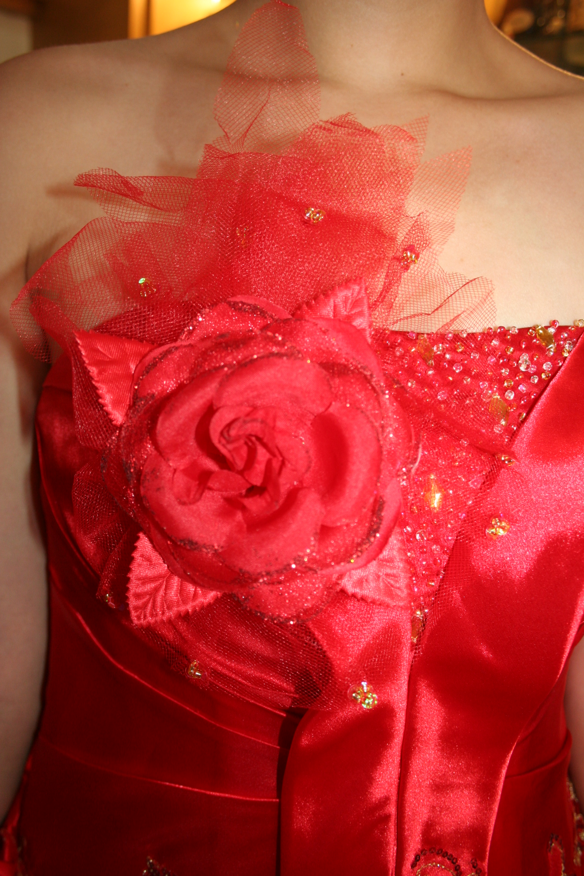 可愛らしいセクシーな赤カラードレス　クリスマスパーティー　社交ダンス　赤と白からお選びいただけますの画像