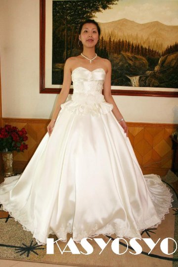 ウエディングドレス ハート形ビスチェ　プリンセスライン　光沢のあるシルクサテン画像