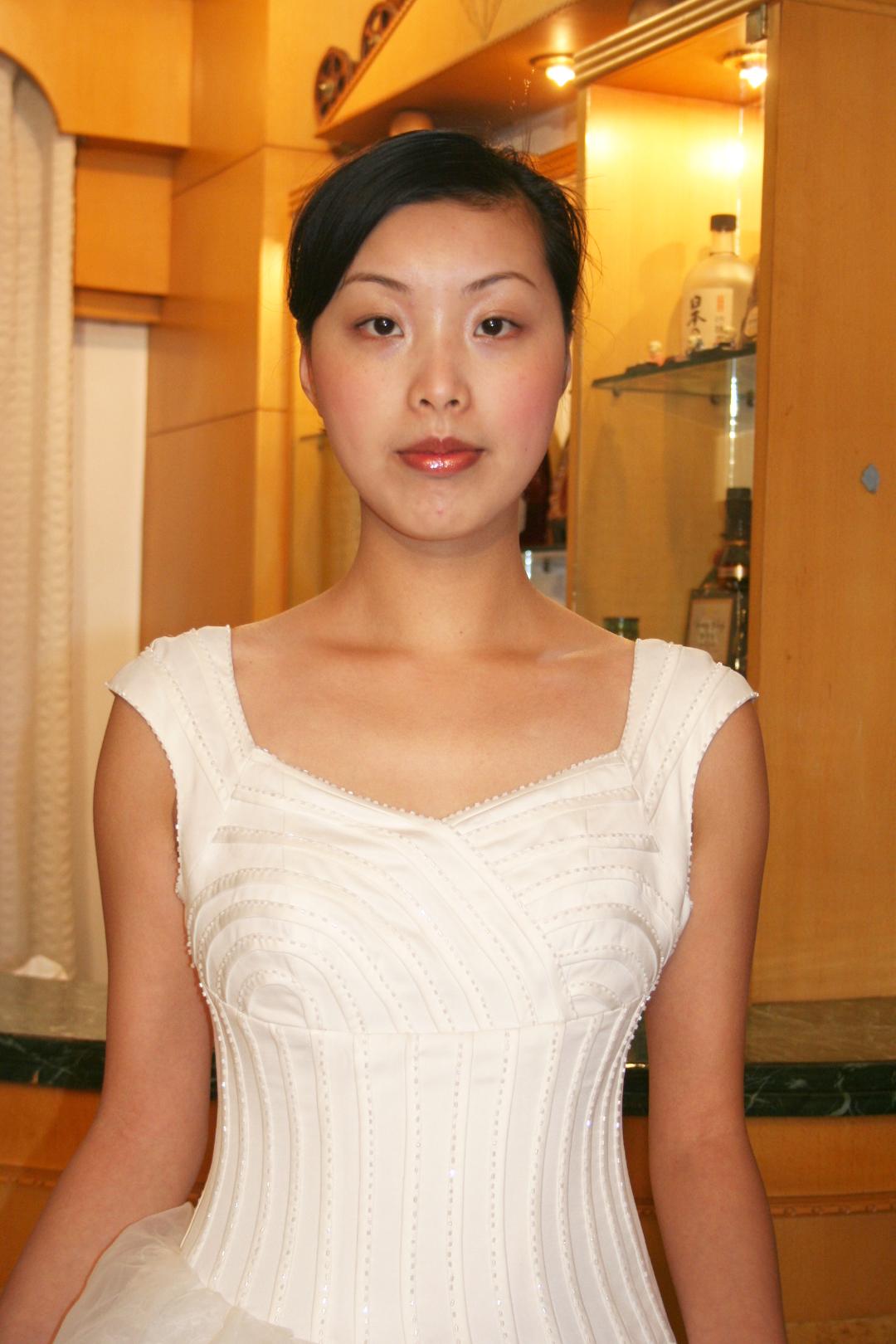 ウエディングドレス　スカート総レース　プリンセスライン　結婚式　披露宴　ガーデニングウエディングの画像