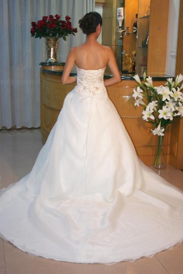 ウエディングドレス　ビスチェ　プリンセスライン 結婚式　パーティー　２次会　披露宴の画像