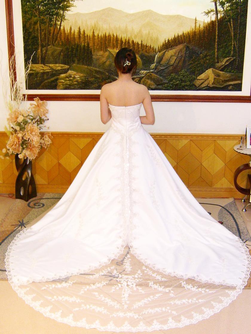 ウエディングドレス　ビスチェ　プリンセスライン画像