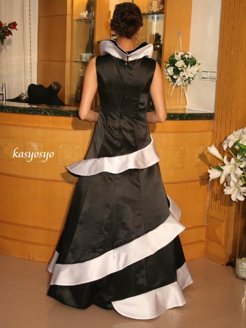 パーティードレス Aラインスレンダー　立体感のあるフリルでクールなデザインにの画像