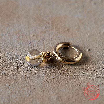 お守りピアス 天然石 乙女水晶 山梨水晶【癒し・直感力・恋愛運・厄除け】の画像