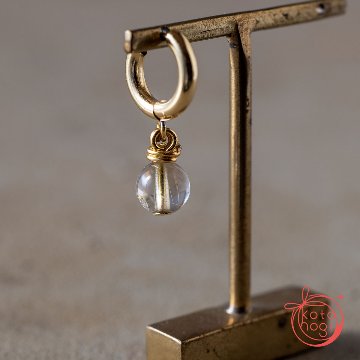 お守りピアス 天然石 乙女水晶 山梨水晶【癒し・直感力・恋愛運・厄除け】の画像