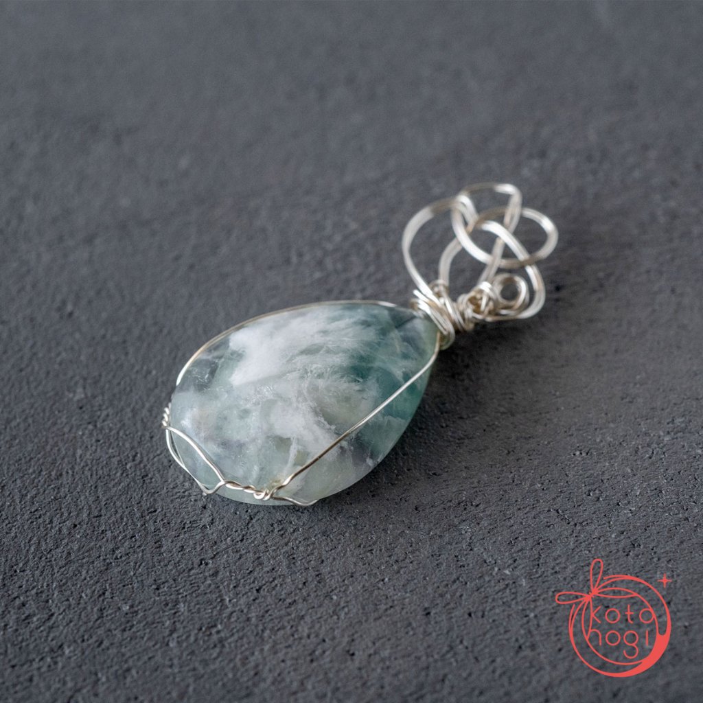 お守り ペンダント トップ 天然石 エンジェルフェザーフローライトの画像