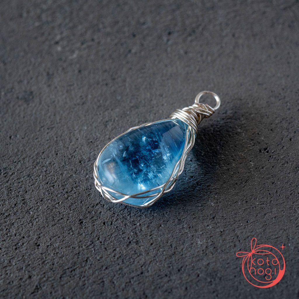 恋愛運・人間関係のお守り ペンダント トップ 天然石 アクアマリンの画像