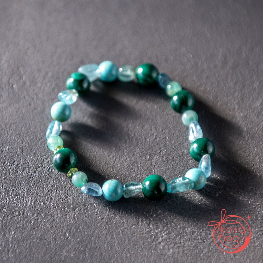 魔除け・邪気除けのお守りブレスレット「祝り」アパタイトタンブル マラカイト 天然ターコイズ ペリドット エメラルドの画像