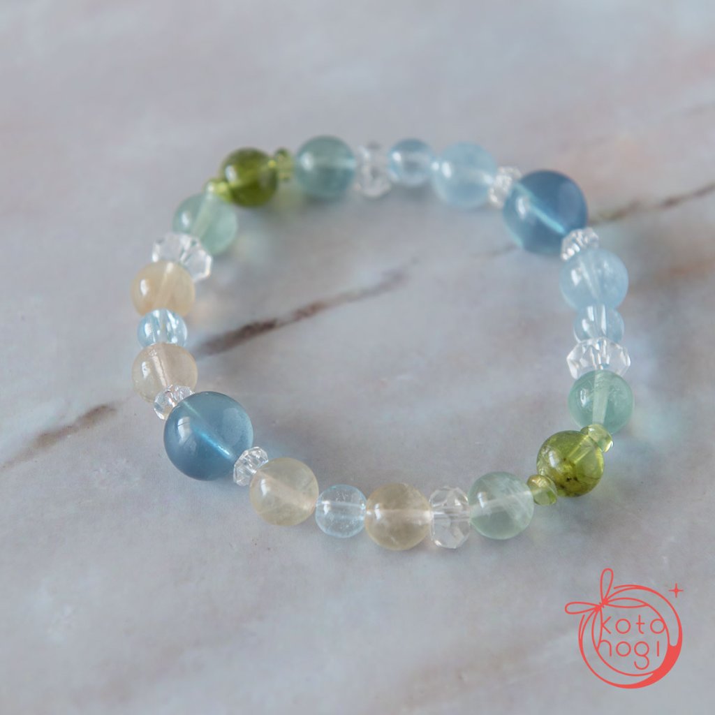 【深い癒しと希望のブレスレット】お守りブレスレット「祝り」サンタマリアアクアマリン アクアマリン ブルートパーズ ペリドット マルチカラーフローライト 水晶の画像