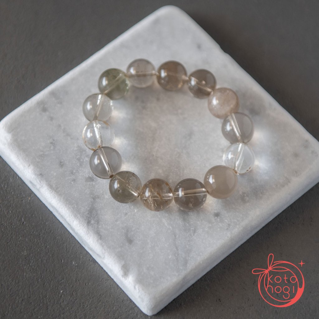 【前向き・直感力】お守りブレスレット「祝り」スモーキーガーデンクォーツ ラビットヘアクォーツの画像