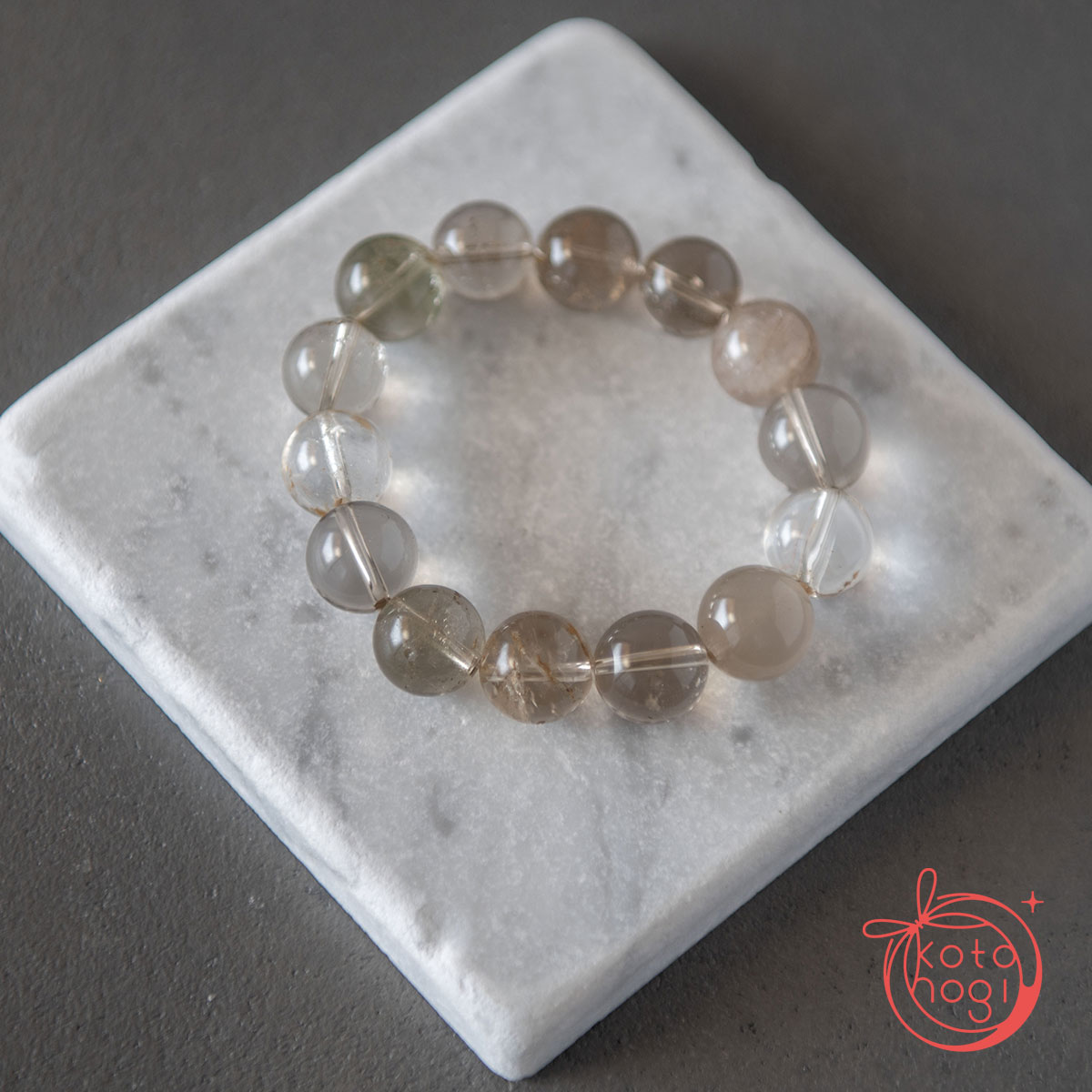 【前向き・直感力】お守りブレスレット「祝り」スモーキーガーデンクォーツ ラビットヘアクォーツの画像