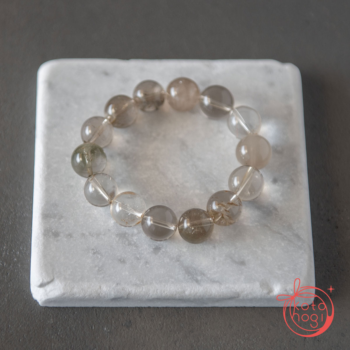 【前向き・直感力】お守りブレスレット「祝り」スモーキーガーデンクォーツ ラビットヘアクォーツの画像