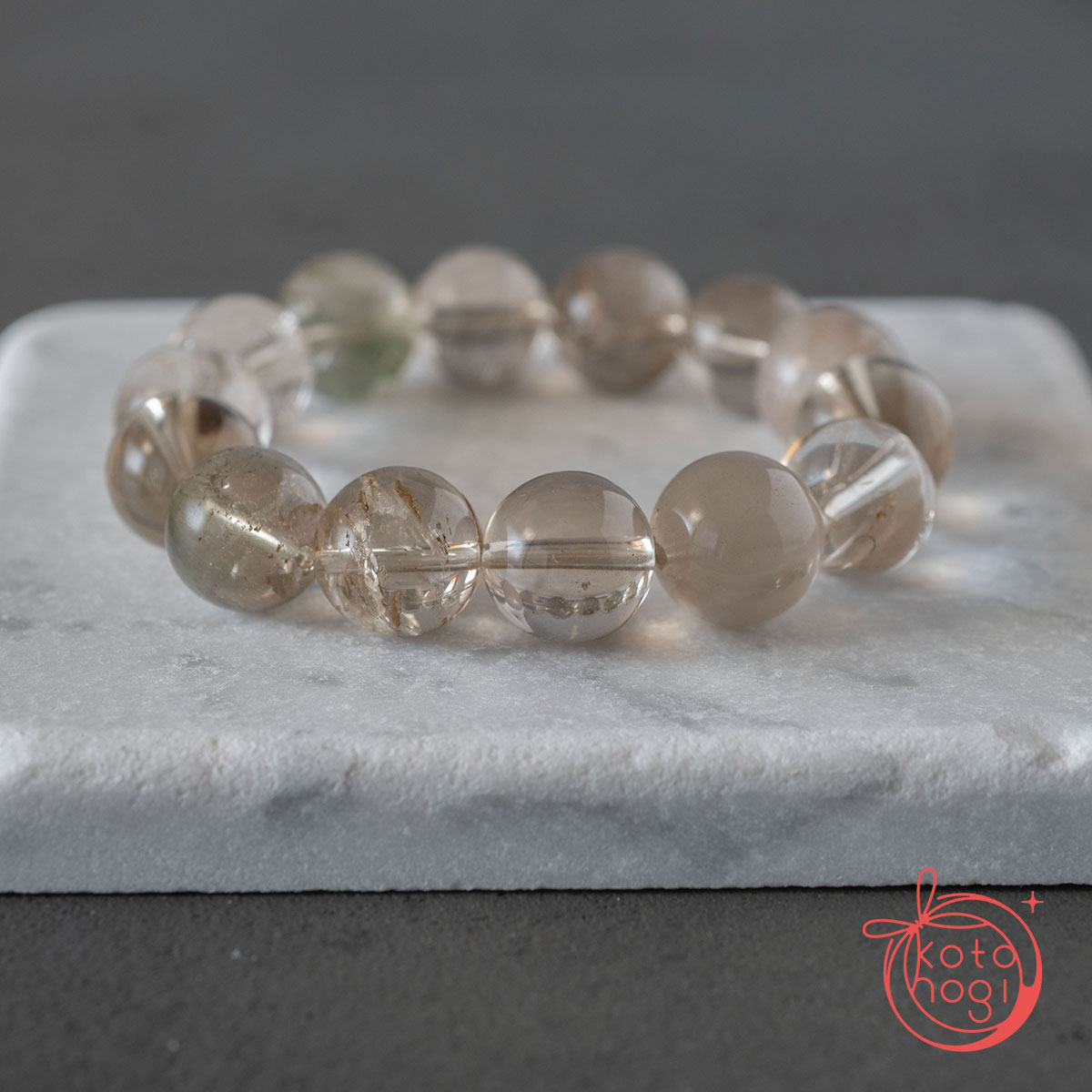 【前向き・直感力】お守りブレスレット「祝り」スモーキーガーデンクォーツ ラビットヘアクォーツの画像