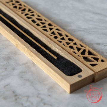 お香立て 竹製｜透かし彫りの木製お香ケースの画像