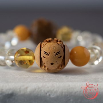 九尾の狐と稲荷面のお守りブレスレット「甘露」檀香樹 柘植 ハニーアンバー バルティックアンバー デンドリティッククォーツ レモンクォーツの画像