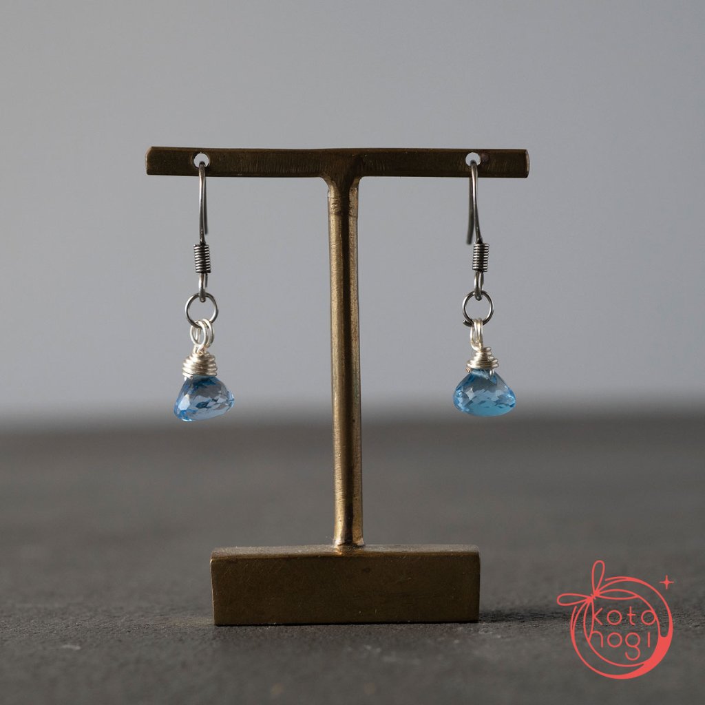 お守りピアス 天然石 スイスブルートパーズ【直感力・人間関係・前向き】の画像