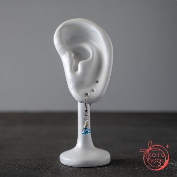 お守りピアス 天然石 スイスブルートパーズ【直感力・人間関係・前向き】の画像