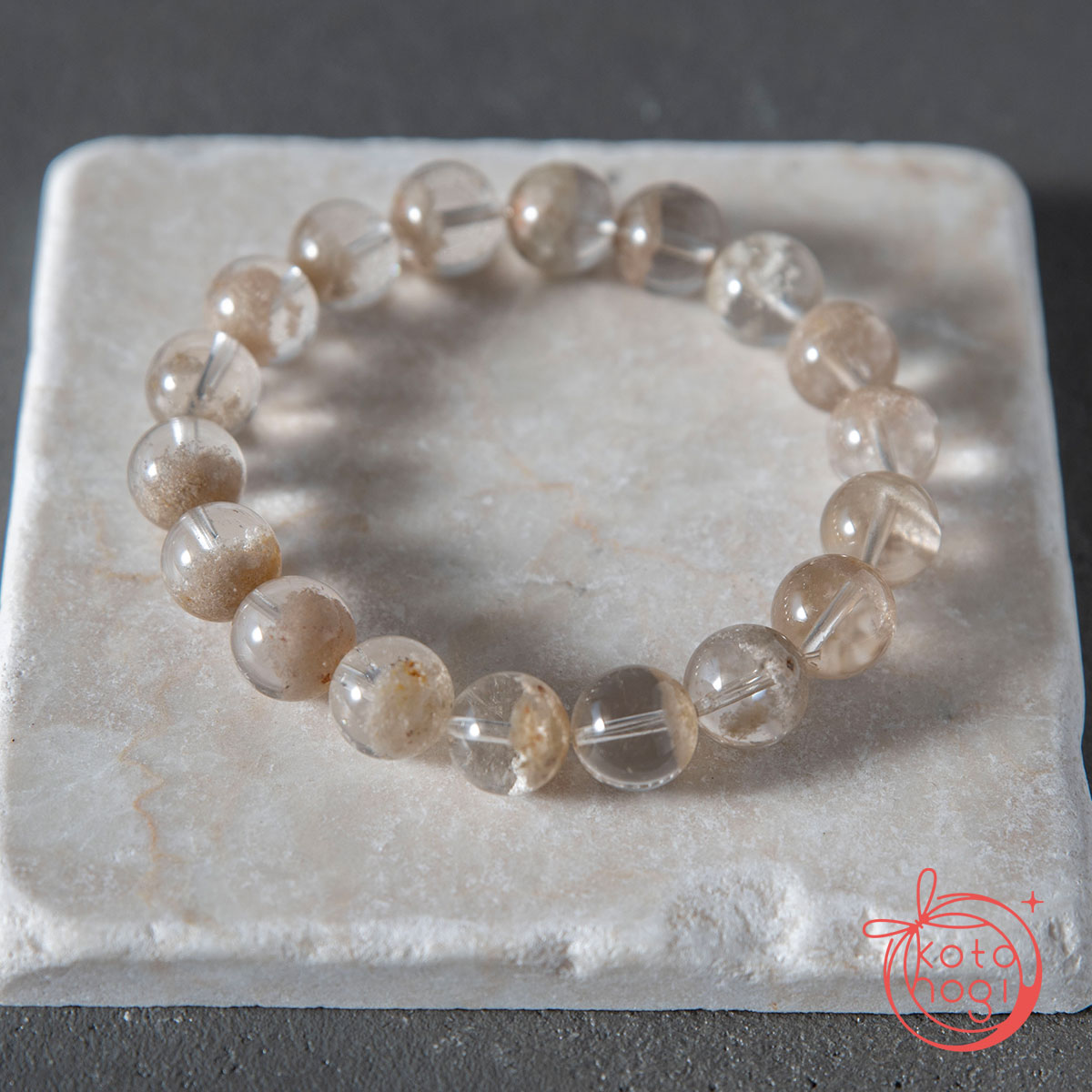 【宇津木選抜】金運アップ・良縁のお守りブレスレット「祝り」ホワイトガーデンクォーツ（聚寶盆）の画像