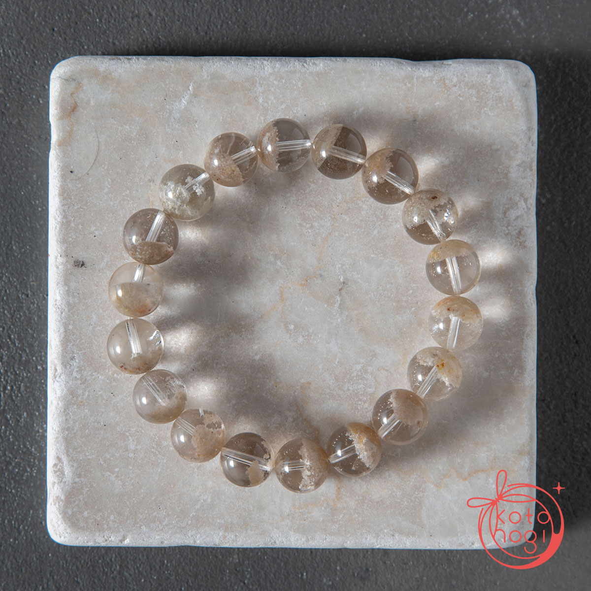 【宇津木選抜】金運アップ・良縁のお守りブレスレット「祝り」ホワイトガーデンクォーツ（聚寶盆）の画像