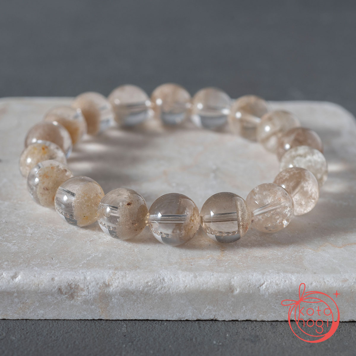 【宇津木選抜】金運アップ・良縁のお守りブレスレット「祝り」ホワイトガーデンクォーツ（聚寶盆）の画像