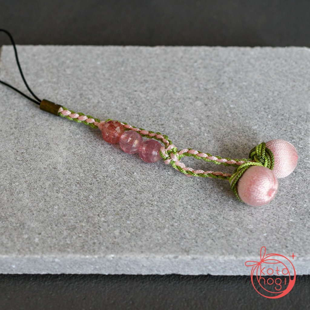 お守りストラップ「玉くし」 天然石 スピネル 引き寄せ 直観力の画像