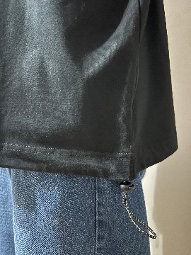 足跡ワンポイントTシャツの画像