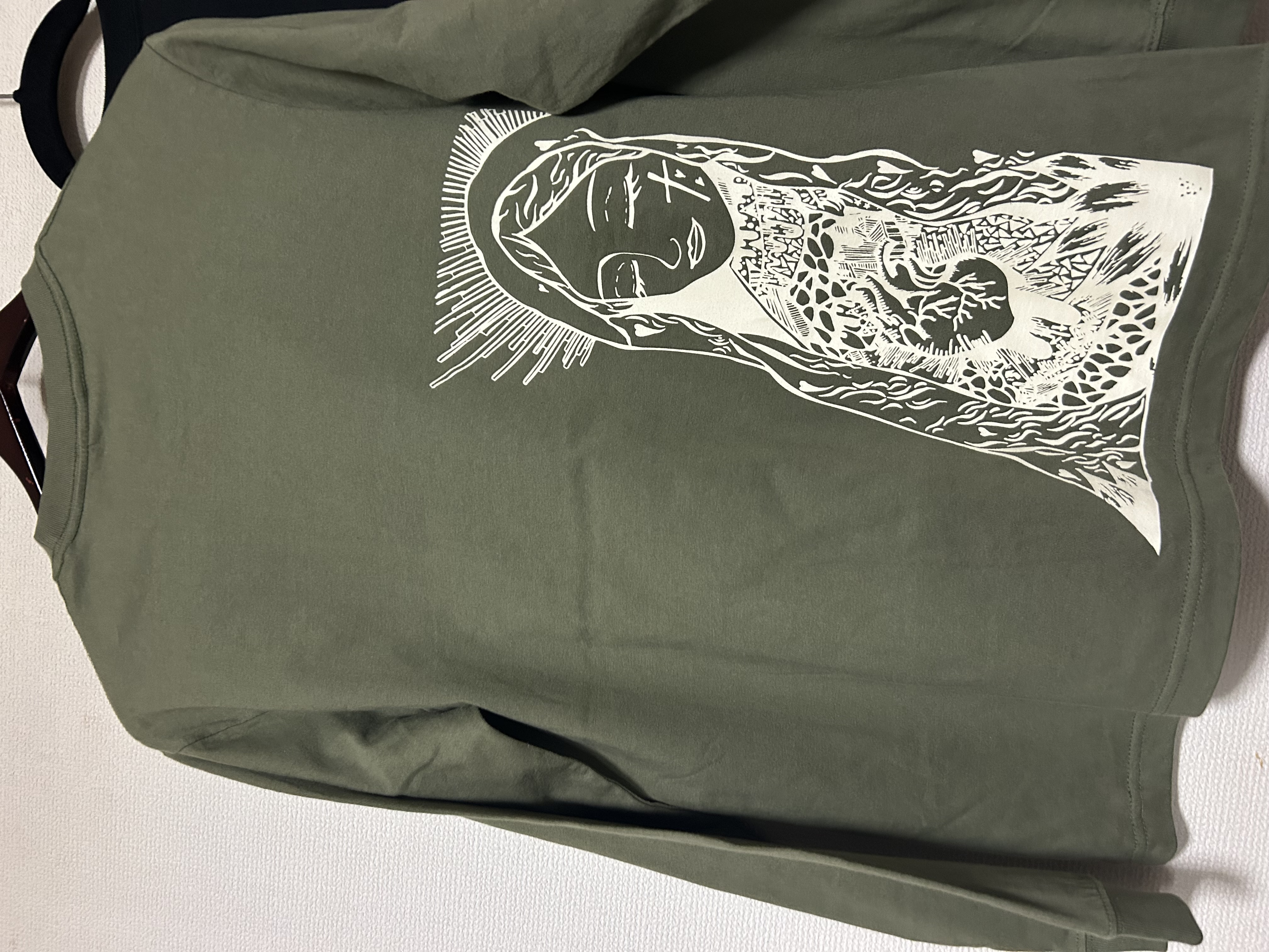 マリアデザインロングTシャツの画像