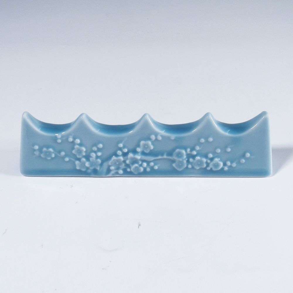 筆置き　青磁　梅　の画像