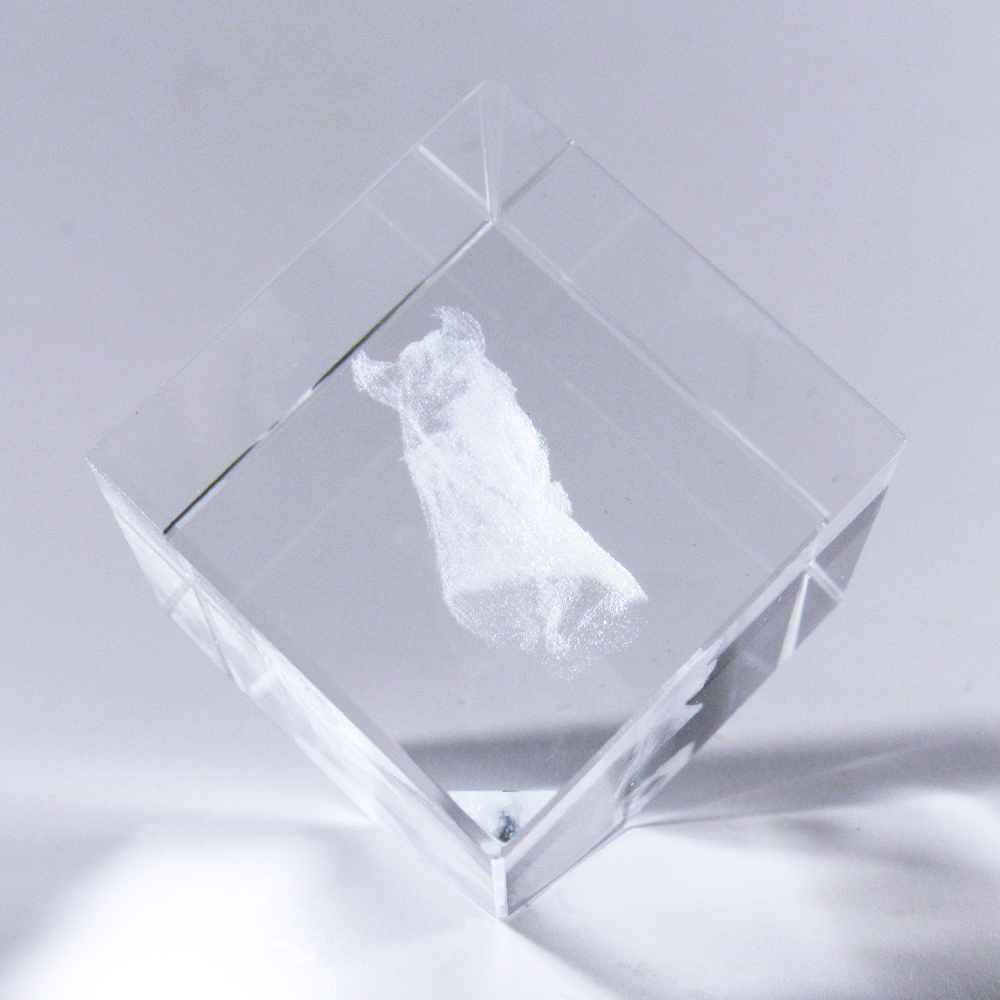 クリスタル文鎮 干支文鎮 午 馬 うま No.500(キューブ型)【季節限定】の画像