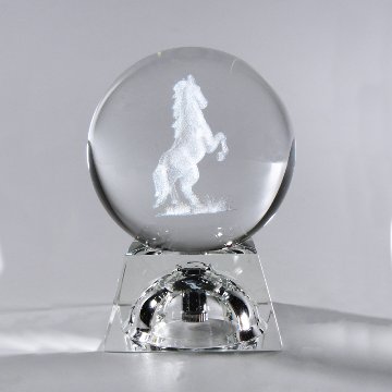 干支水晶 [午] 球型LED付き 2026年 馬 【限定販売】の画像