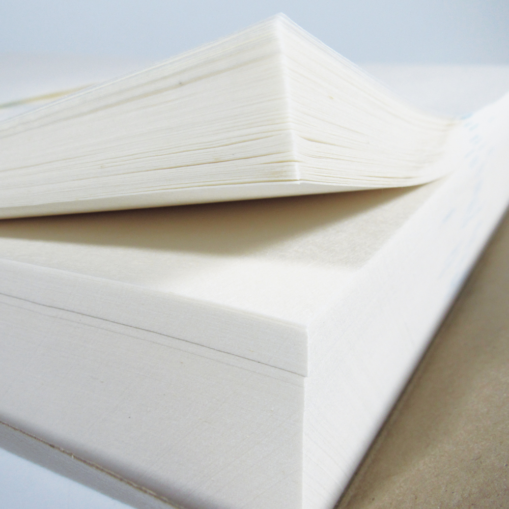 書道半紙 半紙 [白楽] 箱=1000枚の画像