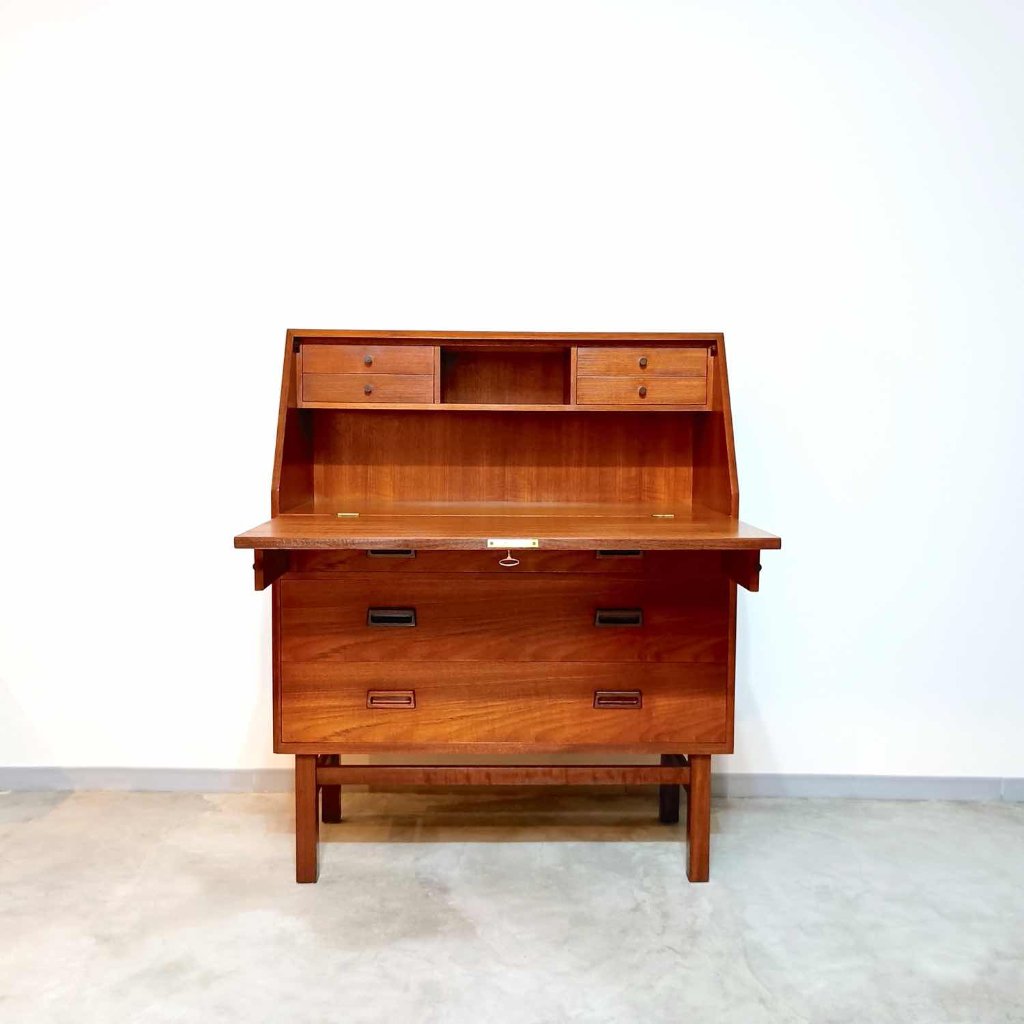 Denmark vintage writing bureau 【011641】の画像
