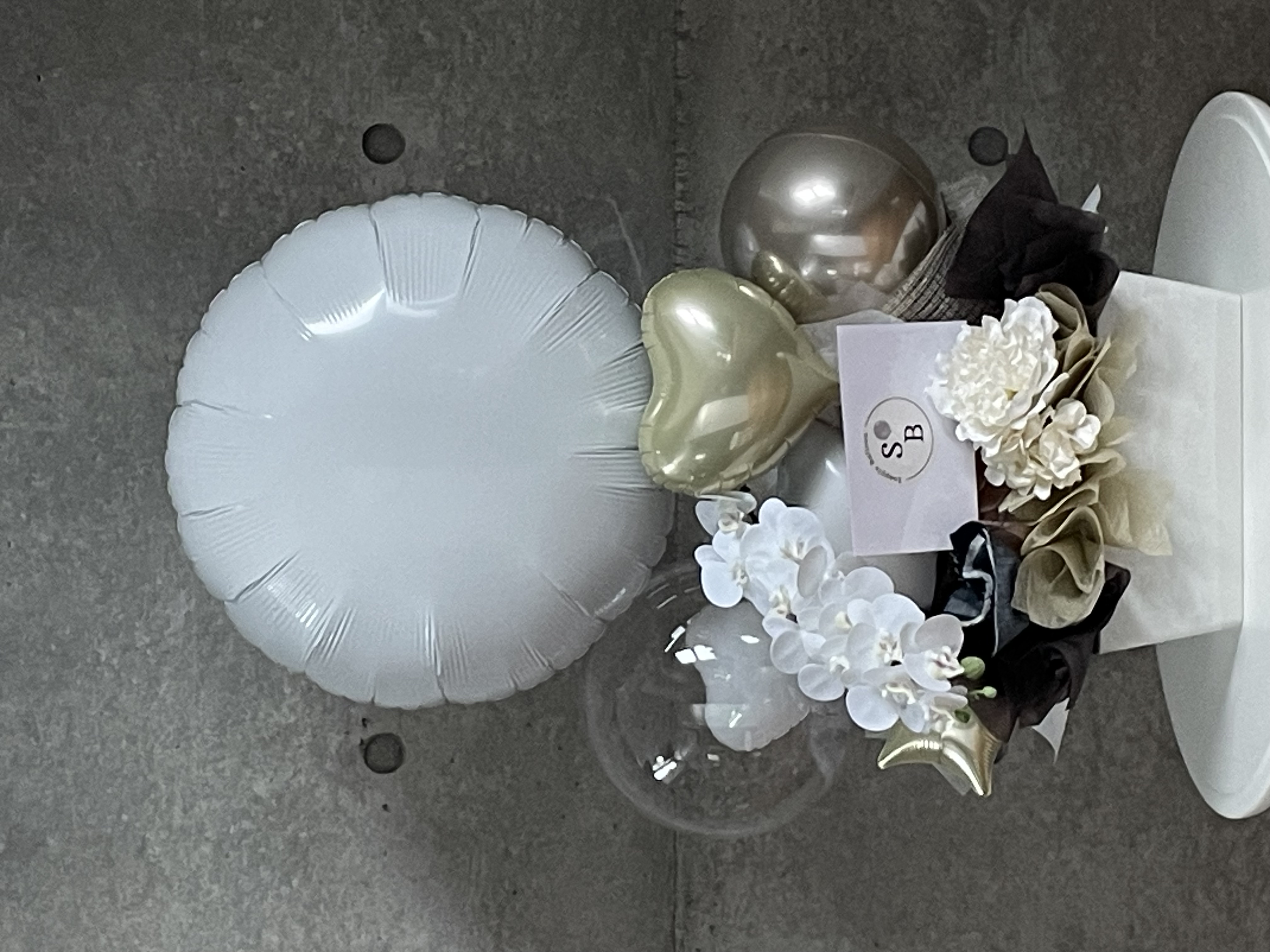 おまかせ　御祝いアレンジ置き型　店舗サイズの画像