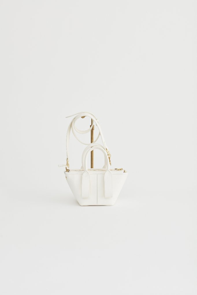 Piacere offwhiteの画像