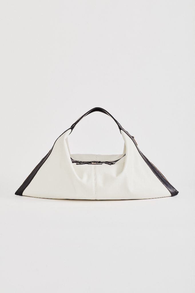 Vivace grande vegan offwhite_blackの画像