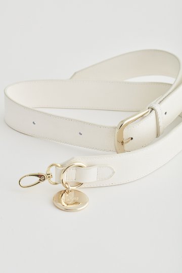 Piacere feather ecruの画像