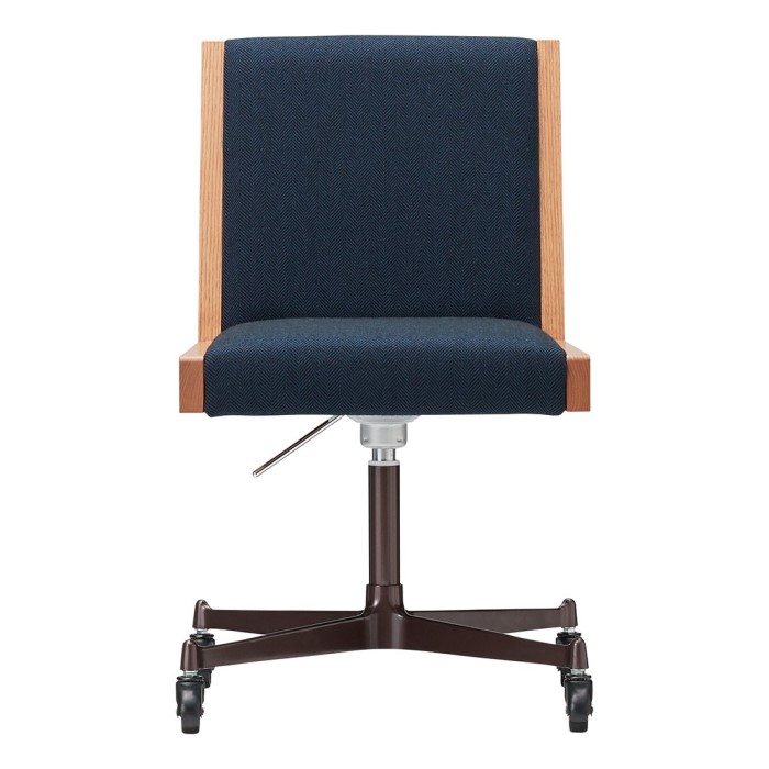 C273C チェアの画像