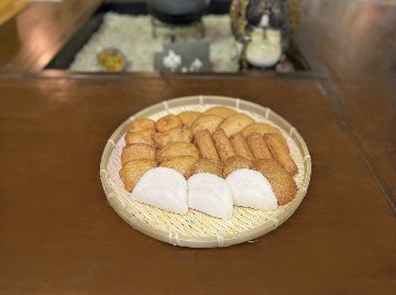 【定番】おでん　セット　2～3人前　送料無料　8種24枚　ギフト　伊勢　ご当地　さつま揚げ　天ぷら　組み合わせ　8種類　魚歳　おでん種　お得　練り物　すり身　鍋　魚　かまぼこ　蒲鉾の画像