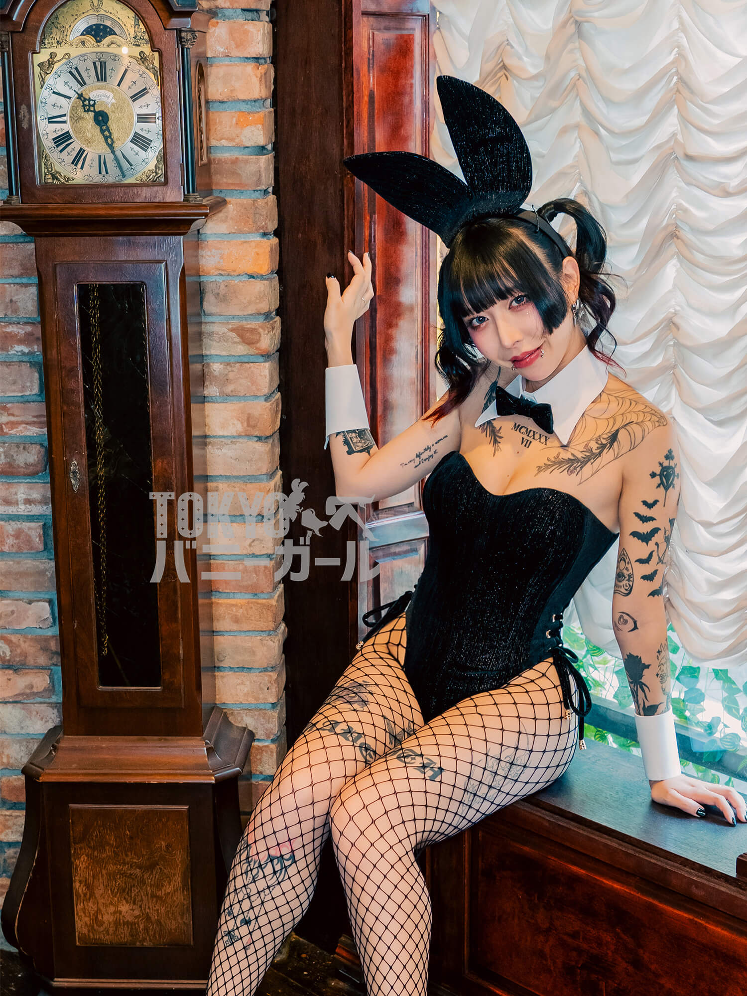 バニーガール 衣装 9点セット【金糸ベロア・ブラック 1番】プレーン バニー衣装・裏地付の画像