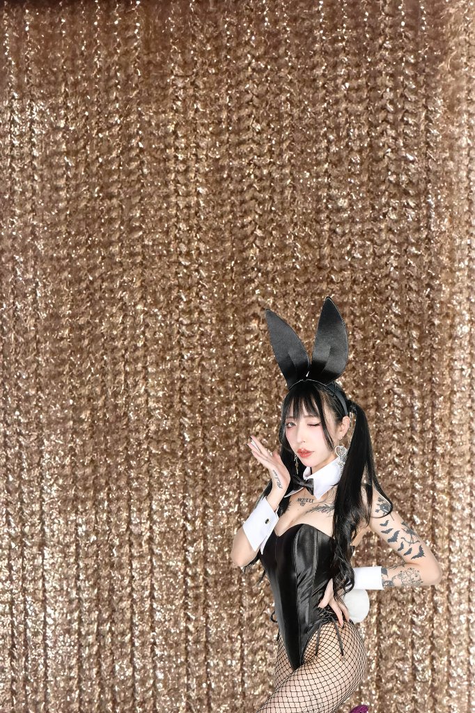 バニーガール 衣装 9点セット【金糸ベロア・ゴールド 13番】プレーン バニー衣装・裏地付の画像